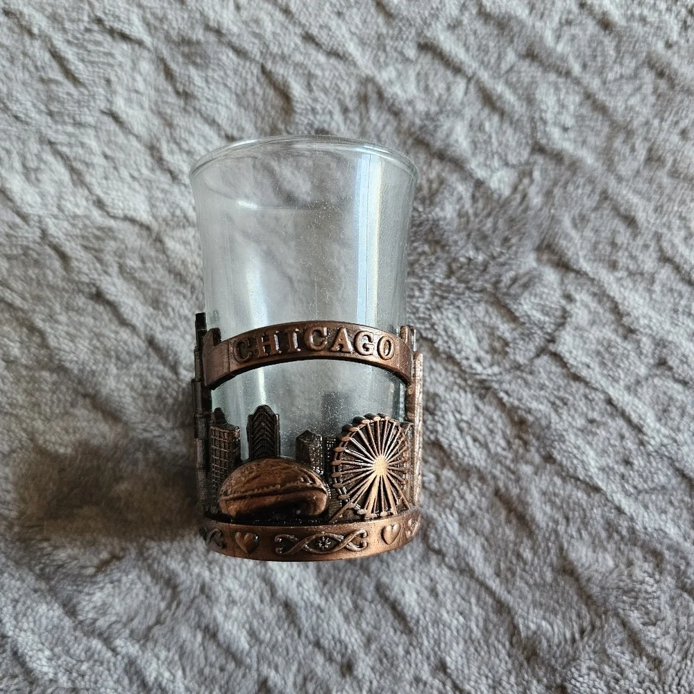 Chicago Souvenir Shot Glass - Picture 1 of 3